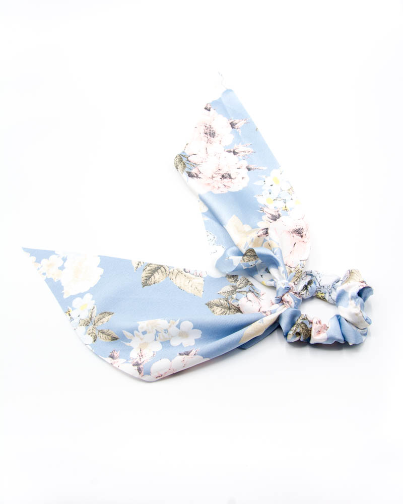 Chouchou foulard bleu clair à fleurs